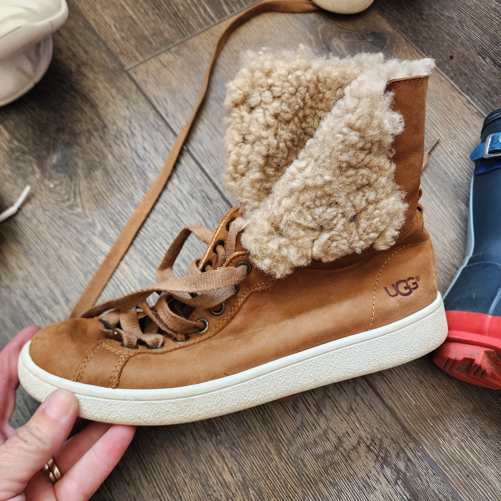 UGG Women's Tan Winter Boots